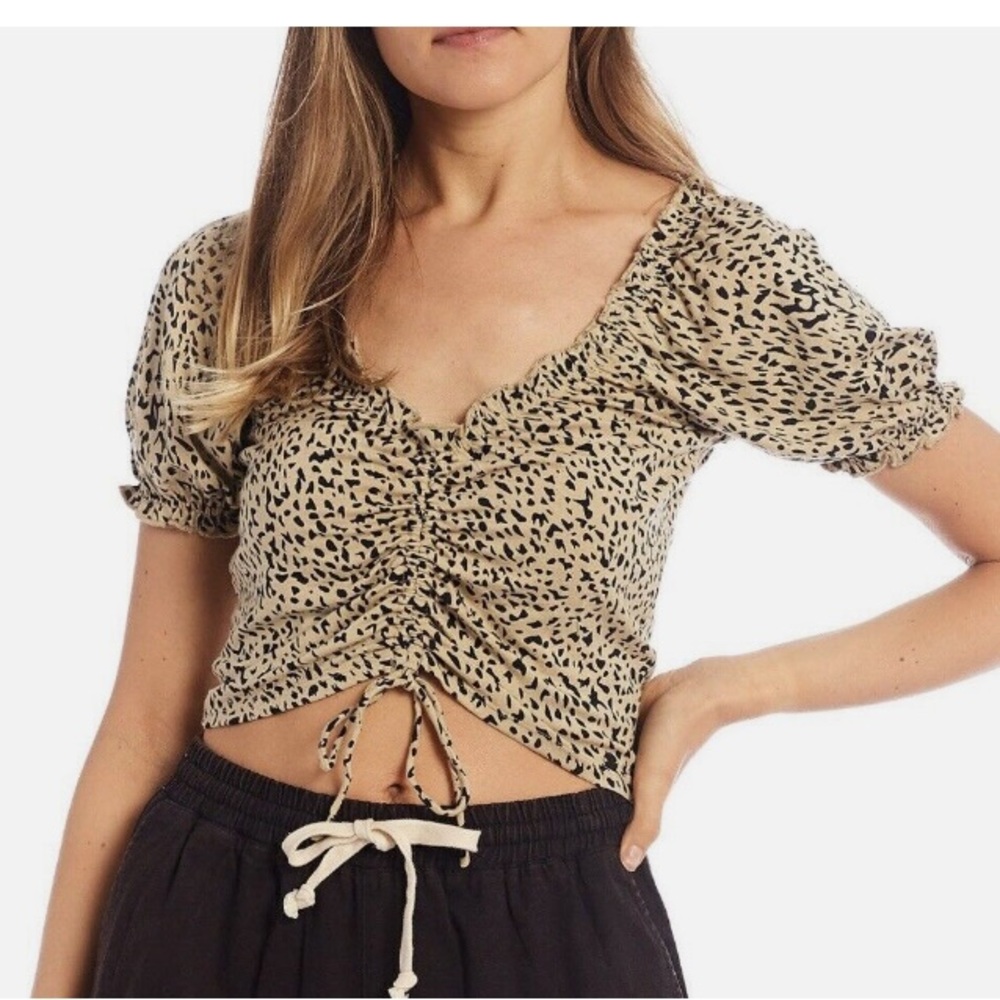 NWOT Bundle Volcom High Wired Puff Sleeve /Crop Top